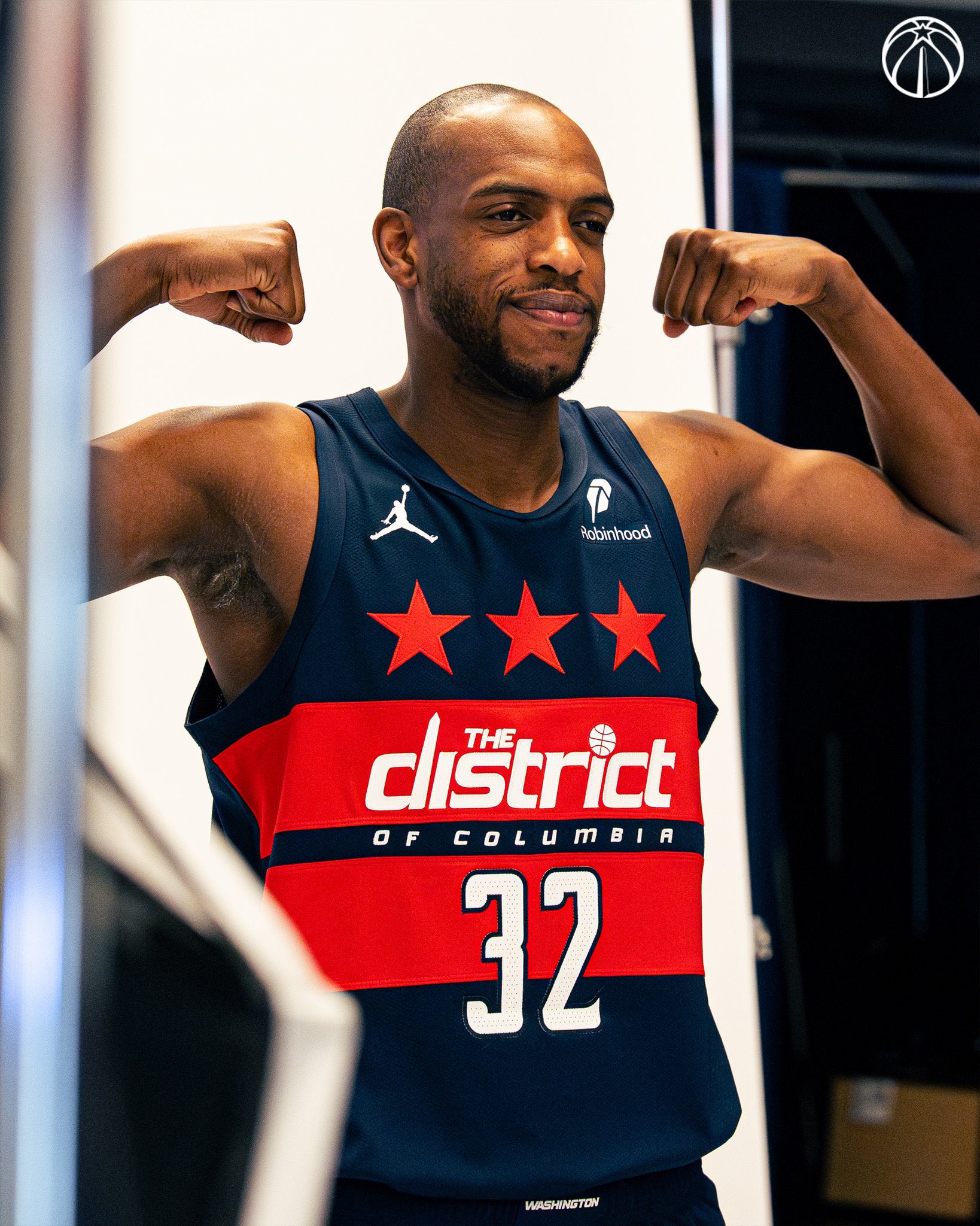 奇才碾压雄鹿,拉文一己之力扛起全队 奇才碾压雄鹿,拉文一己之力扛起全队