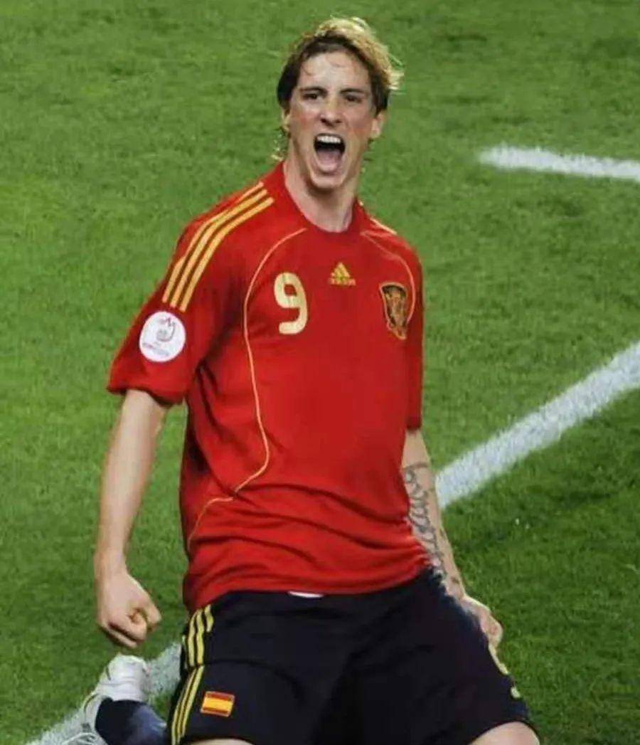 意大利轻取AC米兰，托雷斯爆发神勇