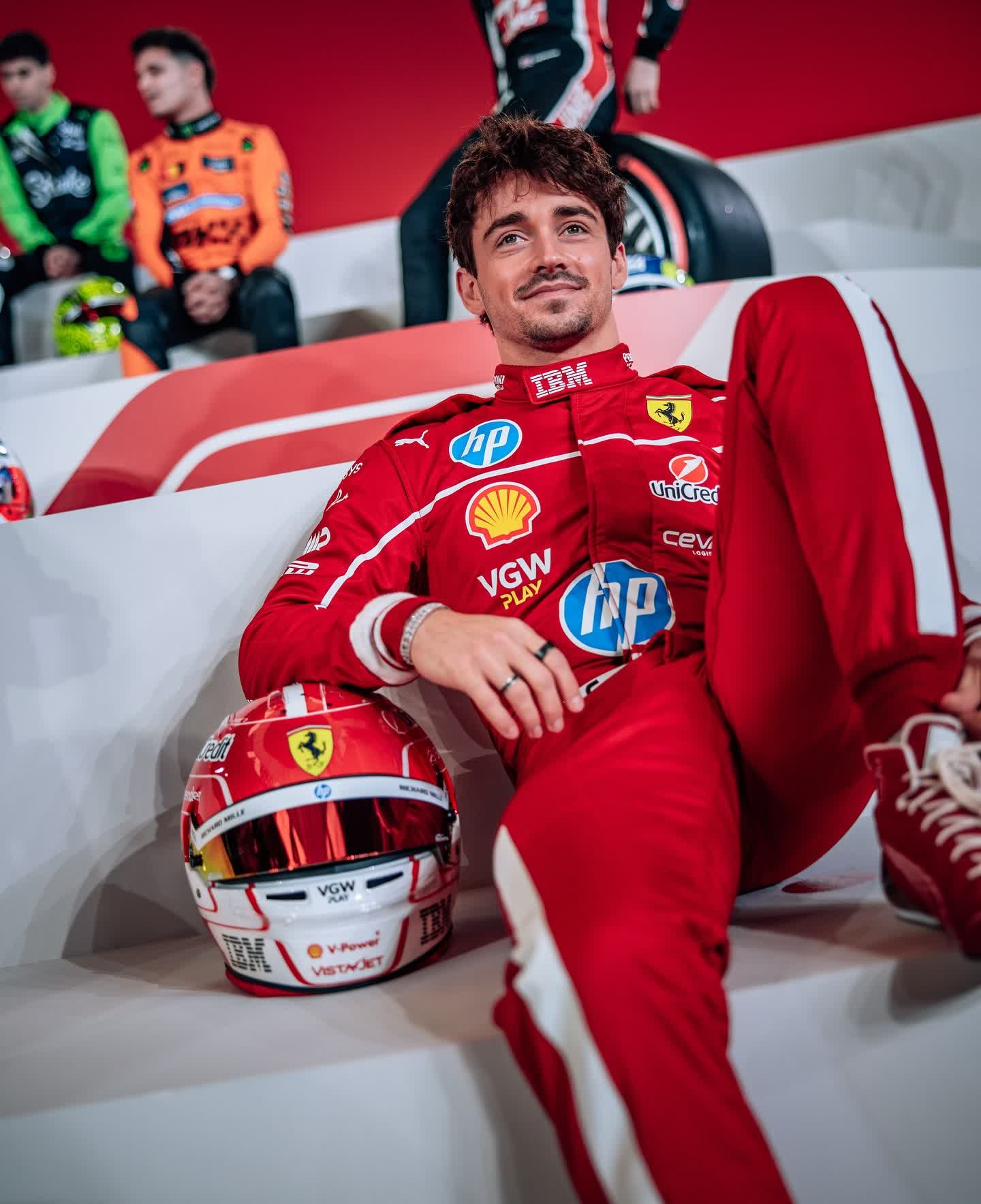 包含威廉姆斯逆转迈凯伦，佩雷兹点燃赛场的词条