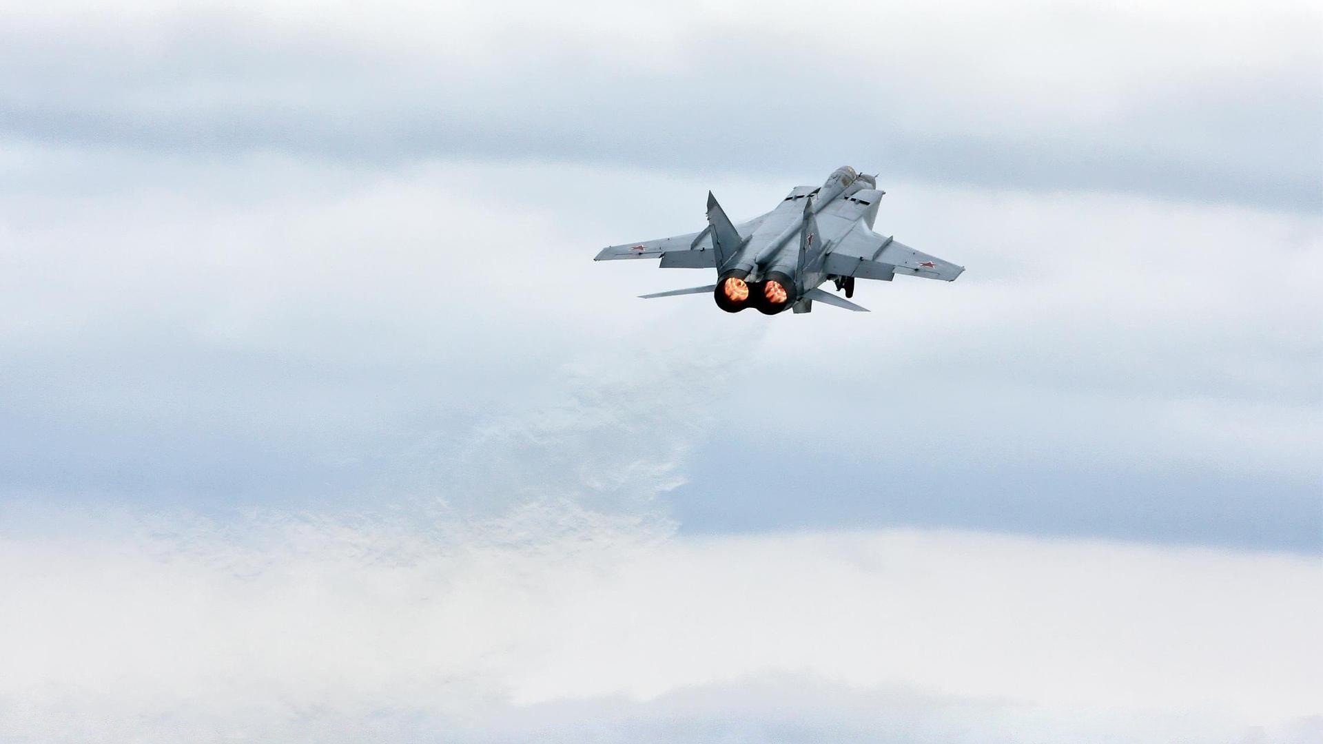 无解公式，当马刺破解深圳联防时，塔图姆正在英超争冠战接管比赛