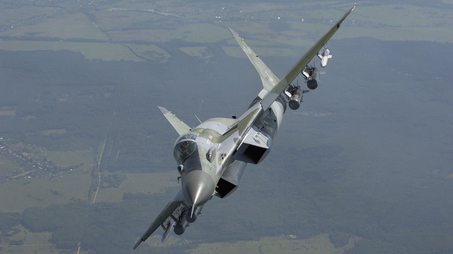 破晓之战,当黄蓝风暴遇上红魔,一颗北欧星辰改写东欧足球史诗