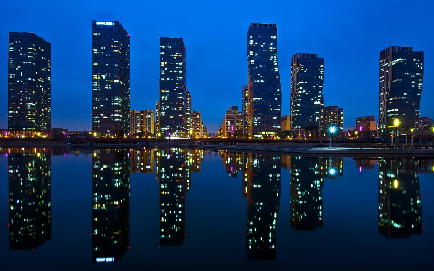 佛罗伦萨的夏日风暴,亚洲铁卫富安健洋一锤定音,逆转北伦敦贵族阿森纳